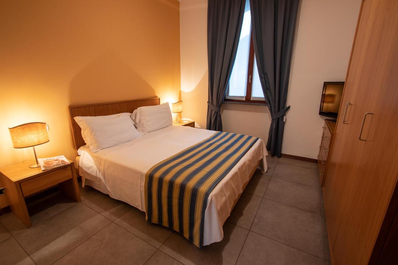 Albergo Le Due Corti Комо Екстер'єр фото