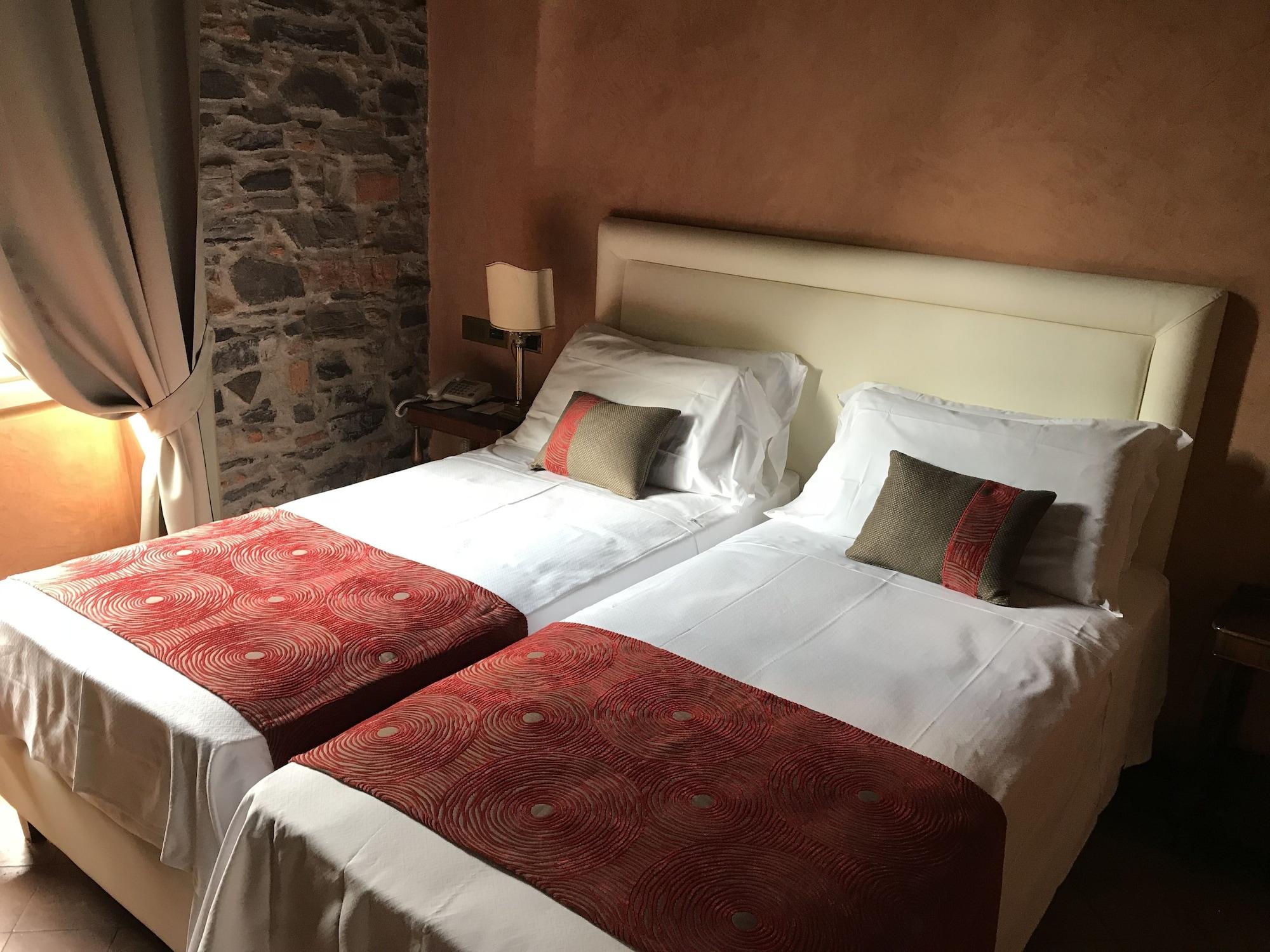 Albergo Le Due Corti Комо Екстер'єр фото